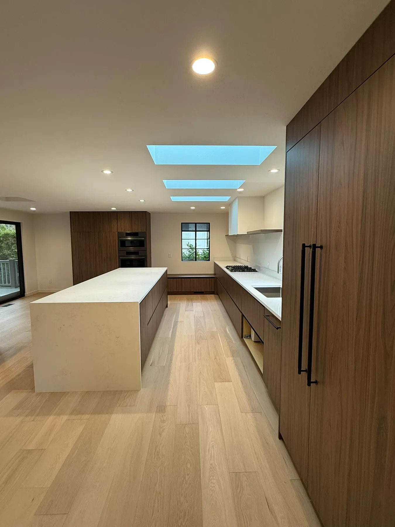 Finished kitchen in Bellevue, WA, view 9