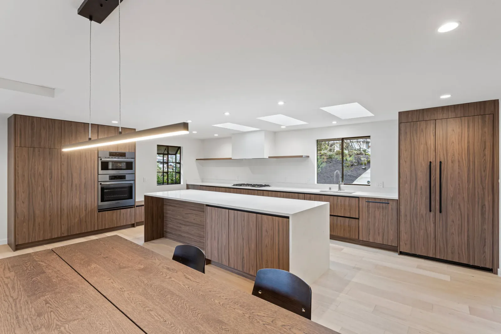 Finished Bellevue kitchen and dining connection