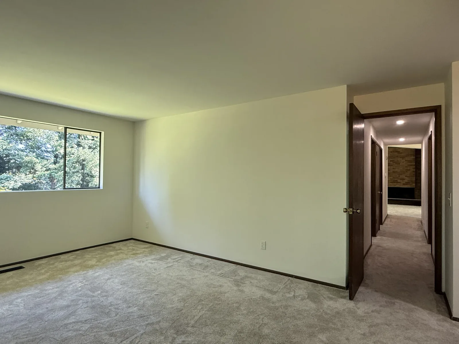 Old Bellevue bedroom and hall connection before remodeling