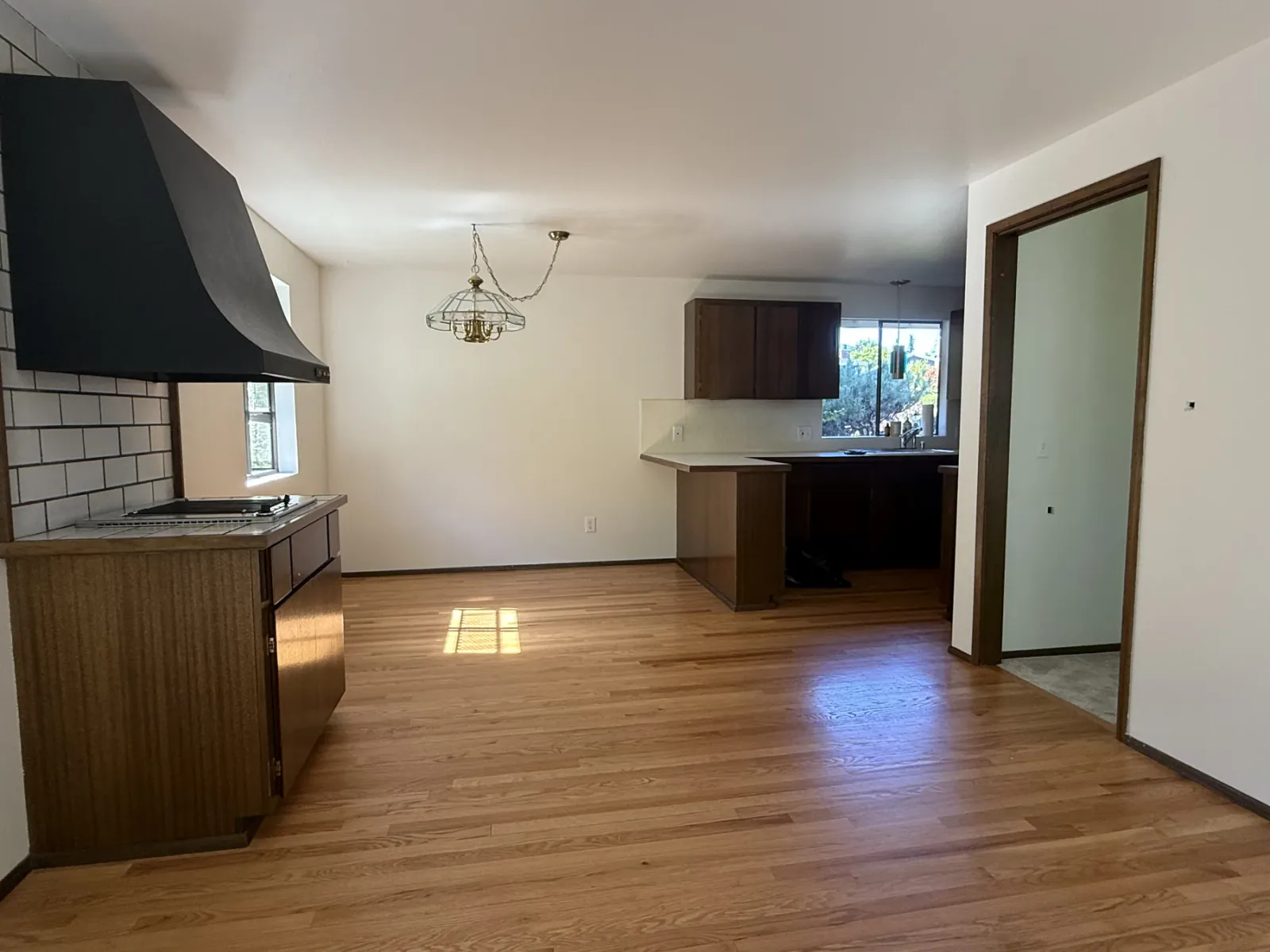 Old Bellevue kitchen and dining connection before remodeling