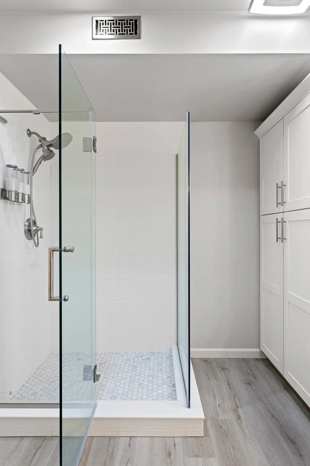 Finished bathroom in Bellevue, WA, view 3