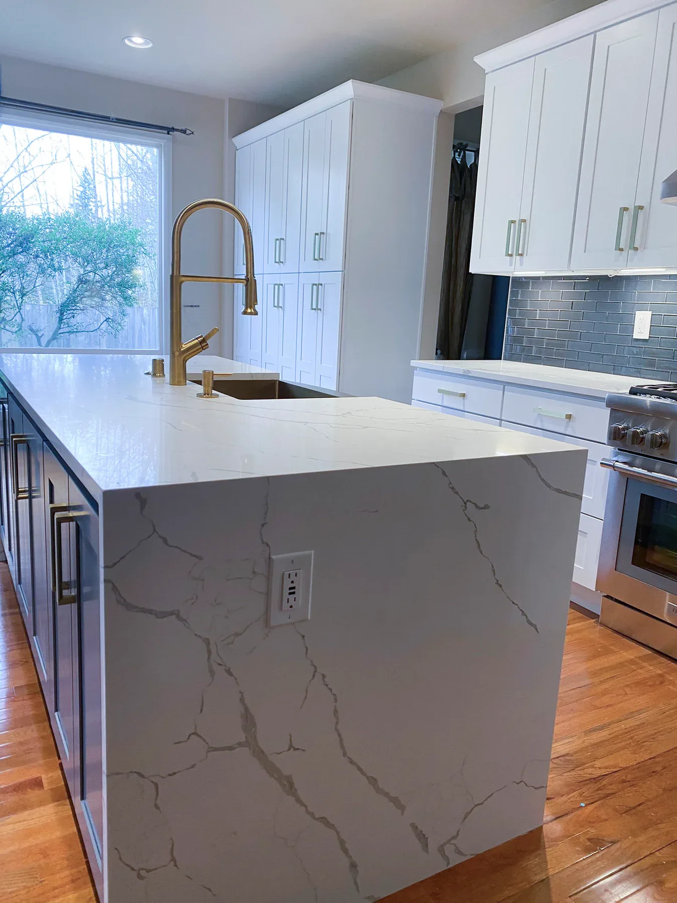 Finished kitchen in Issaquah, WA, view 1